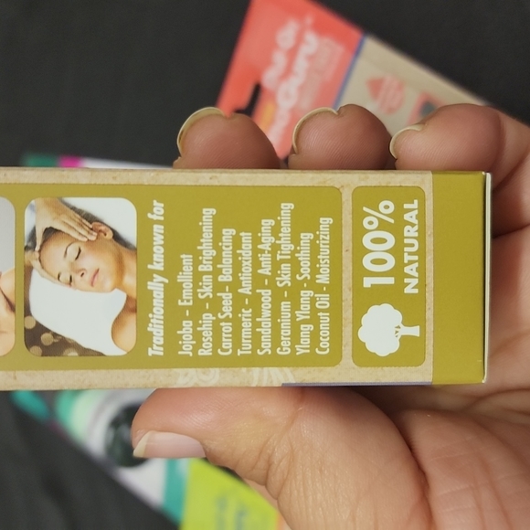 Isle of Dreams Aroma Guru and Beauty Guru natural oil set - Picture 14 of 16